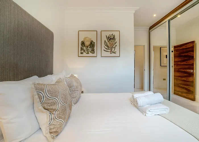 Palace Wharf Apartments